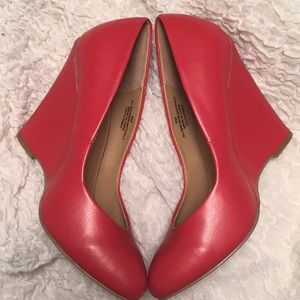 Mia orange wedges